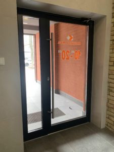 Алюминиевая дверь в подъезд GFTD849